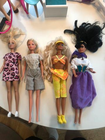 Barbie en poppenhuis beschikbaar voor biedingen
