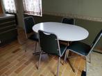 Verlengbaar ovale tafel van 1970, 4 stoelen, Huis en Inrichting, Zo goed als nieuw, Ophalen