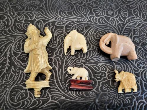 4 olifanten en 1 Chinees beeldje, Antiek en Kunst, Kunst | Niet-Westerse kunst, Ophalen of Verzenden