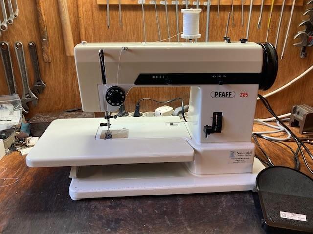 Pfaff 285 - zigzag naaimachine met vrije arm, Hobby en Vrije tijd, Naaimachines en Toebehoren, Gebruikt, Naaimachine, Pfaff, Ophalen of Verzenden