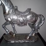 Zilverkleurig paard, Enlèvement