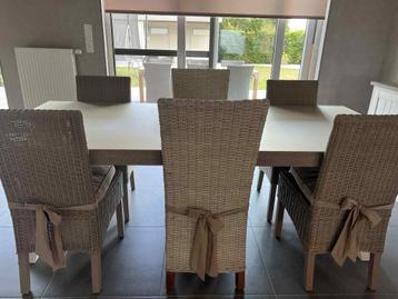 6 rieten eetkamerstoelen beschikbaar voor biedingen