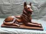 chien berger , posture en plâtre année 60-70., Antiquités & Art, Antiquités | Céramique & Poterie, Enlèvement
