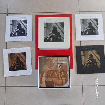Coffret numéroté "Rester Vivant Johnny Hallyday"CD+45T+livre, Enlèvement, 2000 à nos jours, Comme neuf, Coffret