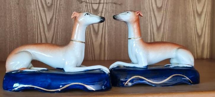 Antieke staffordshire greyhound of whippet. Inktpotten/penho, Antiek en Kunst, Antiek | Keramiek en Aardewerk, Ophalen