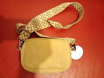 Beige draagtasje met brede draagriem! beschikbaar voor biedingen