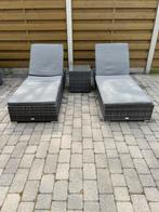 2 ligbedden + tafeltje te koop, Jardin & Terrasse, Chaises longues, Enlèvement, Utilisé, Synthétique