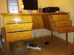 Vintage houten bureau met kompasvoeten, Huis en Inrichting, Gebruikt, Ophalen of Verzenden, Bureau