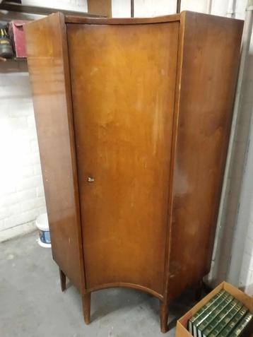 leuk vintage duo: hoekkast en secretairekast uit jaren 60 beschikbaar voor biedingen