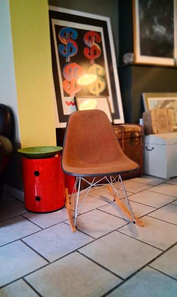 RAR rocker Herman Miller: gestempeld in fiber. beschikbaar voor biedingen