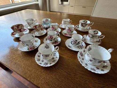 Royal Albert servies en schaaltjes, Antiquités & Art, Antiquités | Services (vaisselle) pièces, Enlèvement