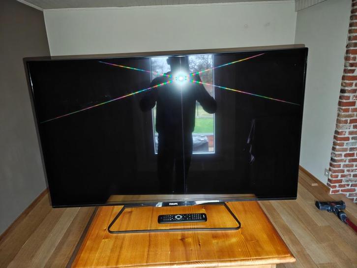 Philips 47" led tv + Samsung soundbar, Audio, Tv en Foto, Televisies, Gebruikt, LED, 100 cm of meer, Full HD (1080p), Philips