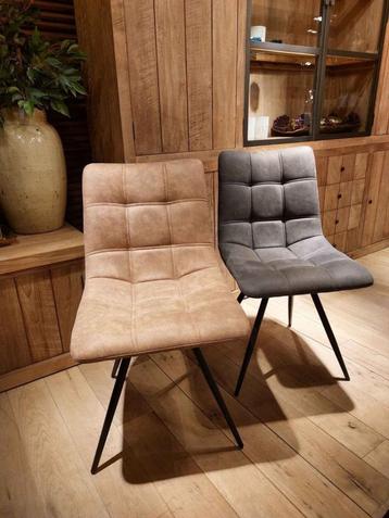 Eetkamerstoelen beschikbaar voor biedingen