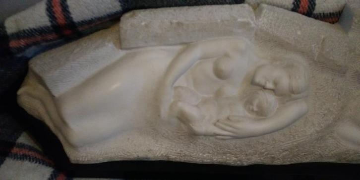 Statue en marbre de Carrare « Le bombardement », Antiquités & Art, Art | Sculptures & Bois, Enlèvement