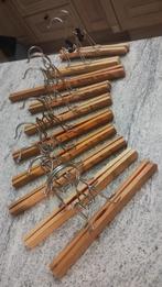 12 broekspanners in hout natuurlijke kleur;wegens overlijden, Kleding | Dames, Kledinghangers, Ophalen of Verzenden, Zo goed als nieuw