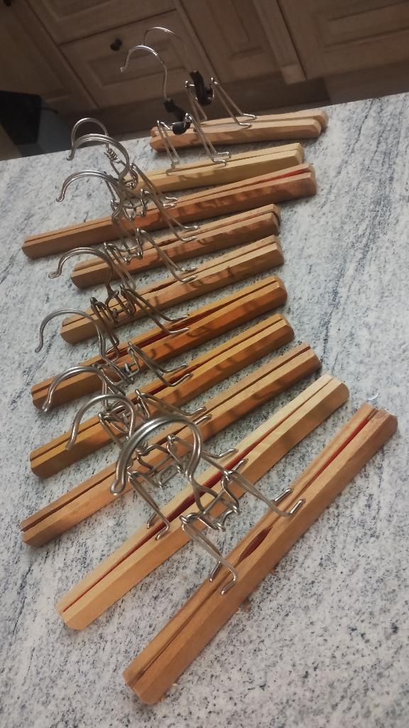 12 Songmics / cintres de pantalon boisnaturel;suite de décès, Vêtements | Femmes, Cintres, Comme neuf, Bois, Enfants et Adultes