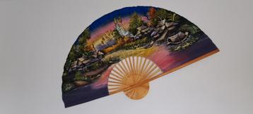 Waaier met handgeschilderd oosters motief beschikbaar voor biedingen