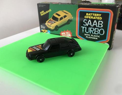 Lucky Saab 900 Black - Nieuw in doos, Hobby en Vrije tijd, Modelauto's | Overige schalen, Nieuw, Auto, Ophalen of Verzenden