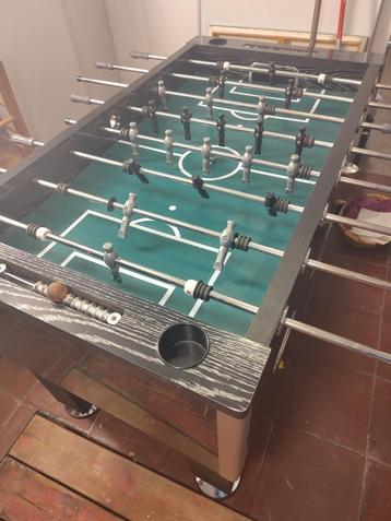 Voetbaltafel Kicker stevige uitvoering 16+ beschikbaar voor biedingen