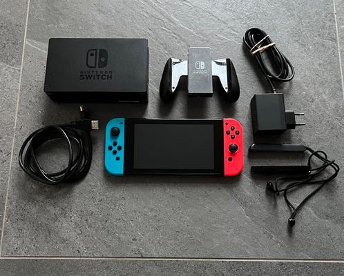 Nintendo Switch V2 Compleet, Games en Spelcomputers, Spelcomputers | Nintendo Switch, Gebruikt, Switch 2019 Upgrade, Met 3 controllers of meer