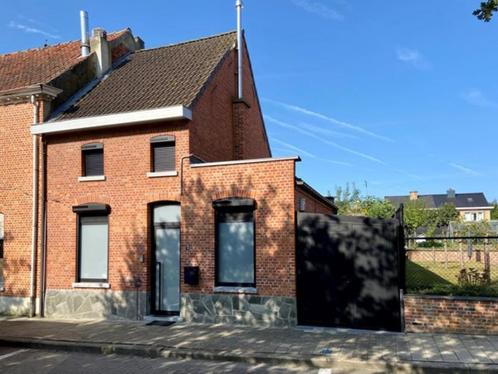 Woning met tuin en zij-ingang, Immo, Huizen en Appartementen te koop, Provincie Oost-Vlaanderen, 200 tot 500 m², Hoekwoning, E