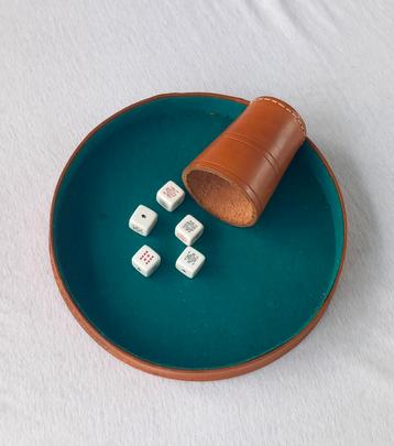 Vintage chapeau spel beschikbaar voor biedingen