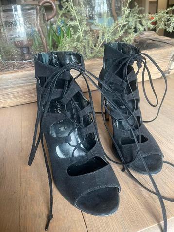 Black Bones de Vera Pelle. Taille 38, Enlèvement ou Envoi, Porté, Chaussures à haut talons