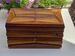 Antiek houten souvenir kist, Ophalen