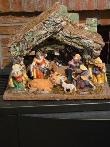 Oude - retro kerststal met figuren beschikbaar voor biedingen