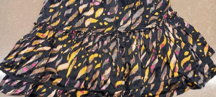 jupe noire imprimée Essentiel Girls taille 140, Enfants & Bébés, Vêtements enfant | Taille 140, Comme neuf, Fille, Robe ou Jupe