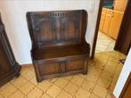 Houten halbank met houtsnijwerk, Ophalen
