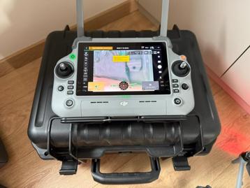 DJI Matrice 4T + accessoires, Enlèvement, Comme neuf, Drone avec caméra
