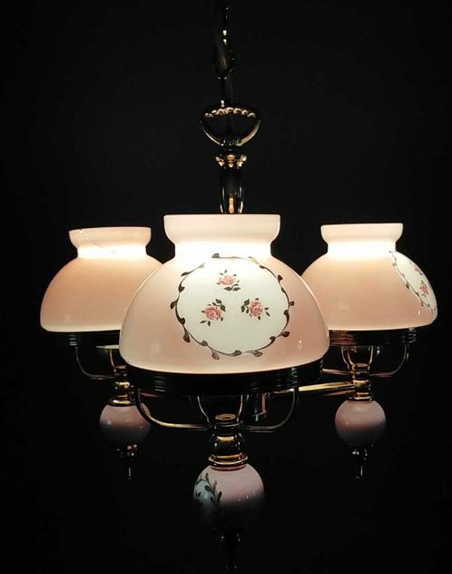 Hanglamp messing drie lampjes roze opaline roze bloemenpatro, Antiek en Kunst, Antiek | Verlichting, Verzenden
