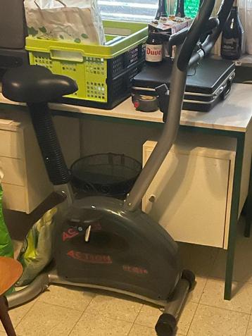 Hometrainer (nooit gebruikt) beschikbaar voor biedingen
