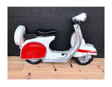 Décoration murale Vespa 1,4 mètres de large beschikbaar voor biedingen