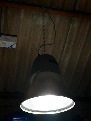 Industriële lampen  beschikbaar voor biedingen