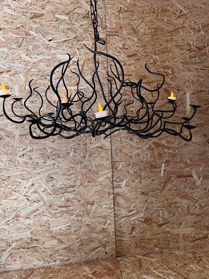 Deze zeer mooie smeedijzeren luster voor t-lichtjes, Huis en Inrichting, Lampen | Overige, Zo goed als nieuw, Ophalen