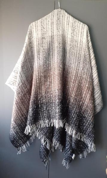 Cape femme beschikbaar voor biedingen