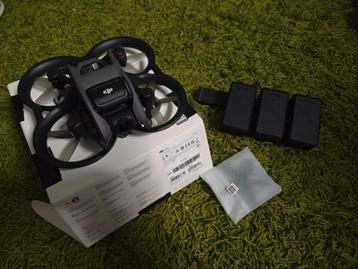 Dji Avata 1 + 3 Batterie + Hub Chargeur, Enlèvement ou Envoi, Comme neuf, Drone avec caméra