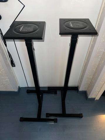 2x Omnitric speaker standaard beschikbaar voor biedingen