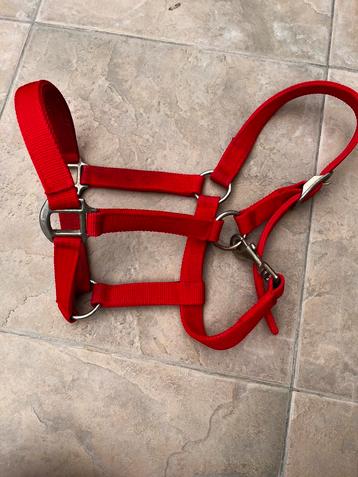 Halster rood COB M beschikbaar voor biedingen
