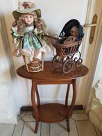 Porseleinen pop op rieten stoeltje en antiek poppenwagentje, Ophalen