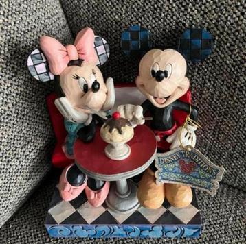 Sisnzy traditions mickey en minnie retired NIEUW beschikbaar voor biedingen