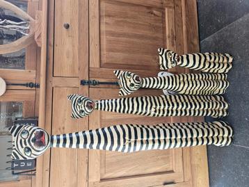 Houten katten  beschikbaar voor biedingen
