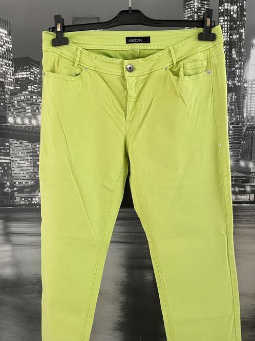 prachtige groene broek - merk MarcCain - 44-46, Kleding | Dames, Broeken en Pantalons, Zo goed als nieuw, Maat 46/48 (XL) of groter