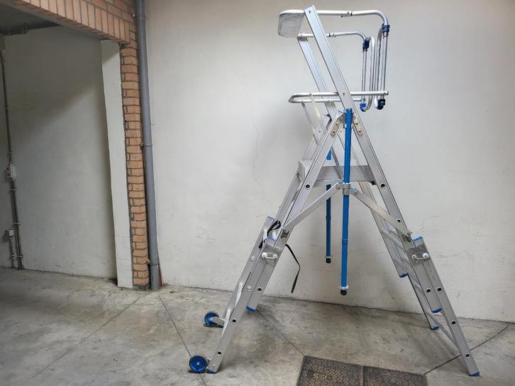 Solide Telescopisch werkplatform PIRL 4-6 treden (PIRL0406), Doe-het-zelf en Bouw, Steigers, Zo goed als nieuw, Overige typen