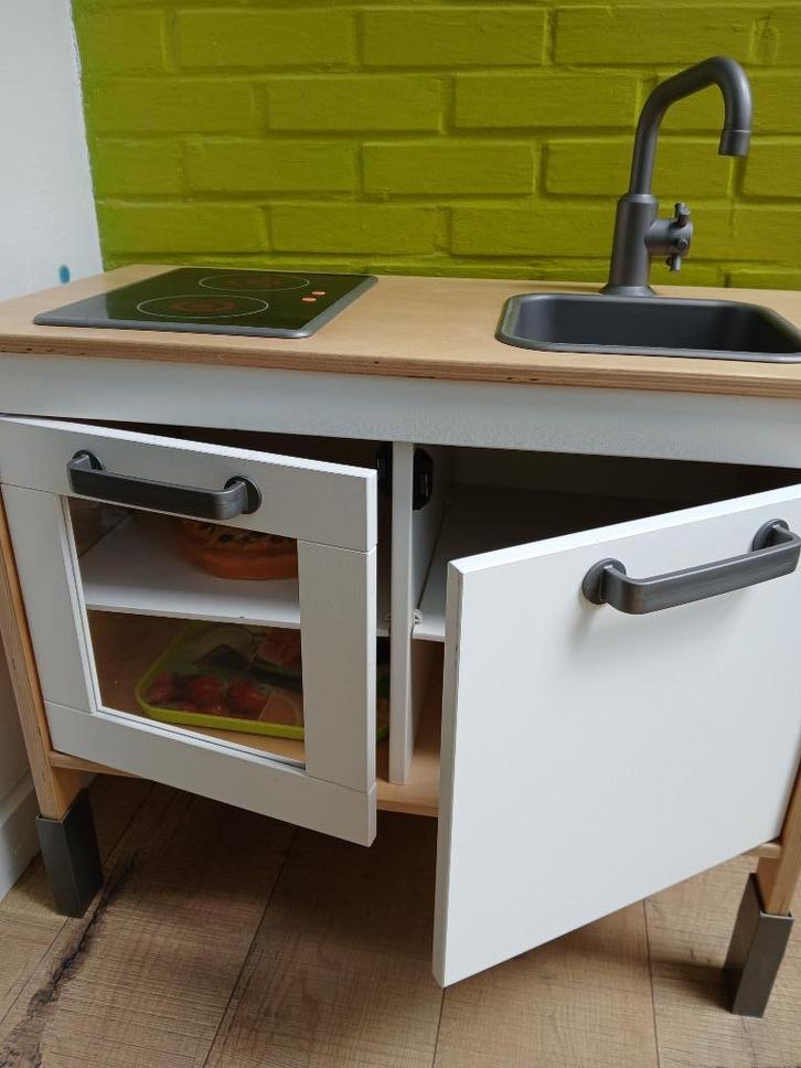 Speelgoedkeukentje met enkele accesoires, Kinderen en Baby's, Speelgoed | Speelkeukens, Gebruikt, Speelkeuken, Hout, Ophalen