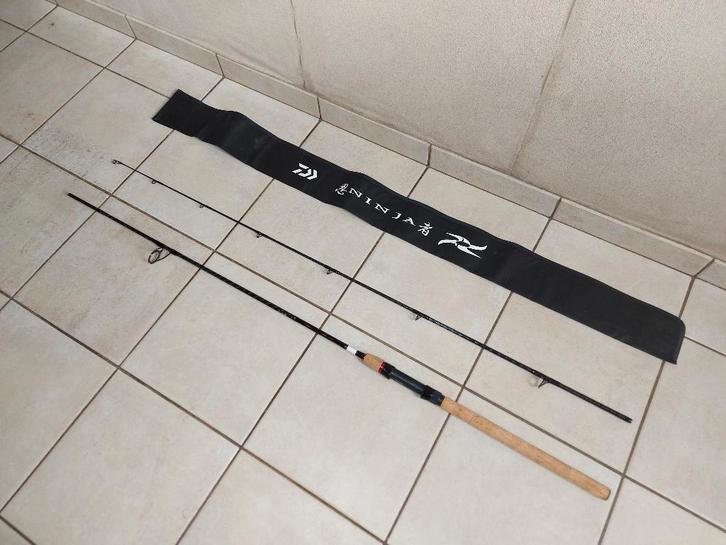 Daiwa - Spinhengel Ninja  Spin 2,40m  30-70 gram, Watersport en Boten, Hengelsport | Roofvissen, Zo goed als nieuw, Werphengel