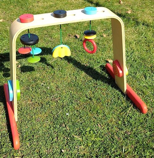 IKEA LEKA houten babygym – kleurrijk, stevig en in goede sta, Kinderen en Baby's, Speelgoed | Babyspeelgoed, Gebruikt, Babygym