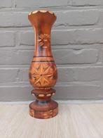 Decoratieve houten vaas, mooi uitsnijwerk 26,5 cm groot, Ophalen of Verzenden